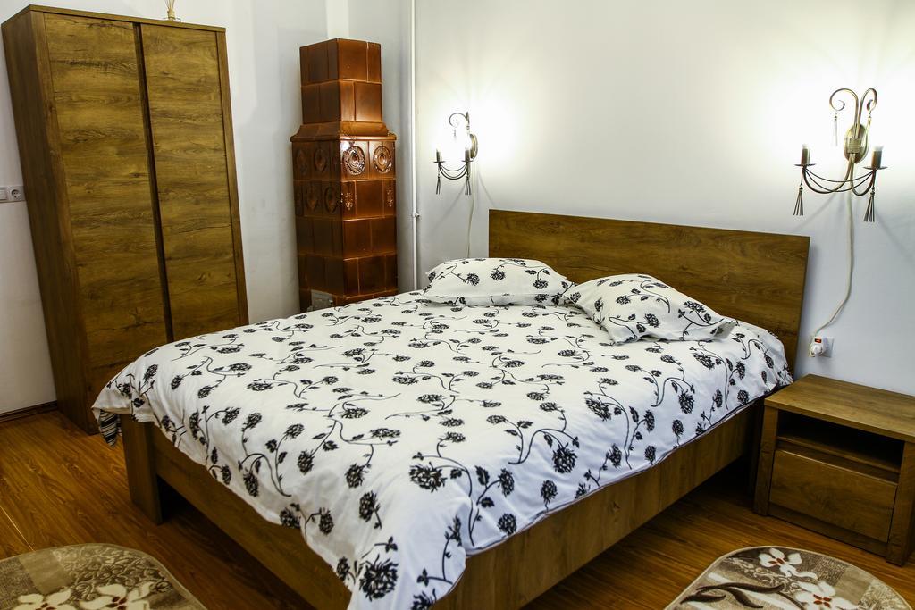 Historical Studio Apartment Sibiu Exterior photo