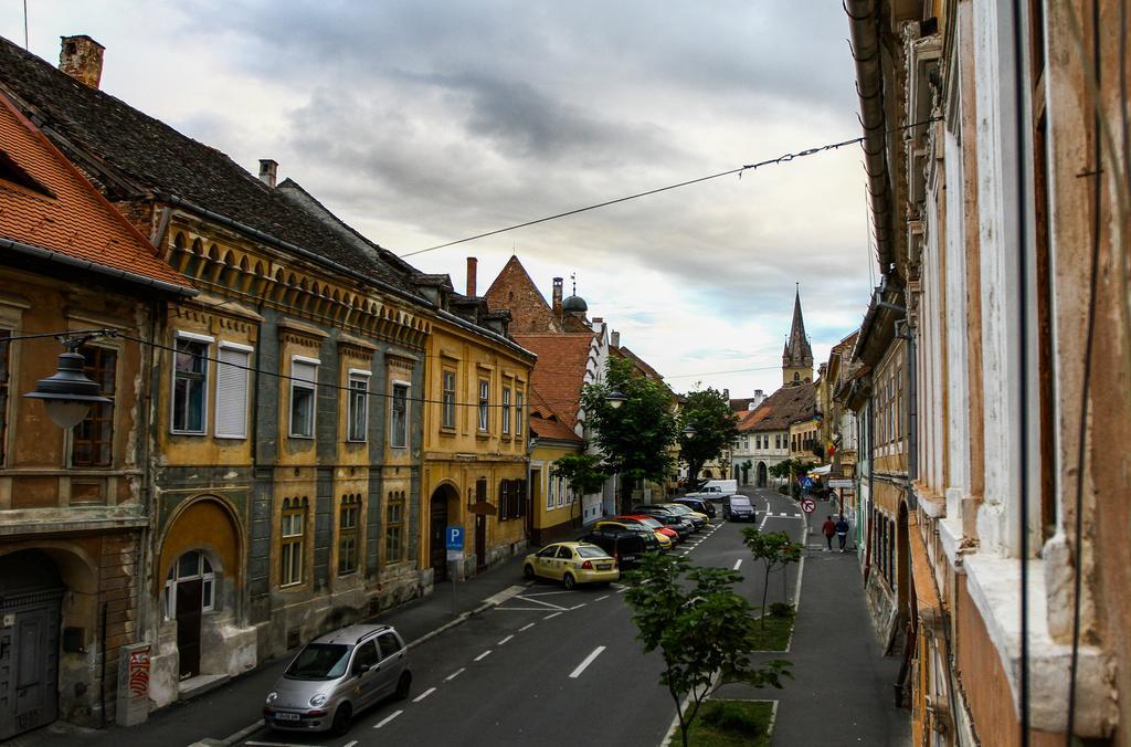 Historical Studio Apartment Sibiu Exterior photo