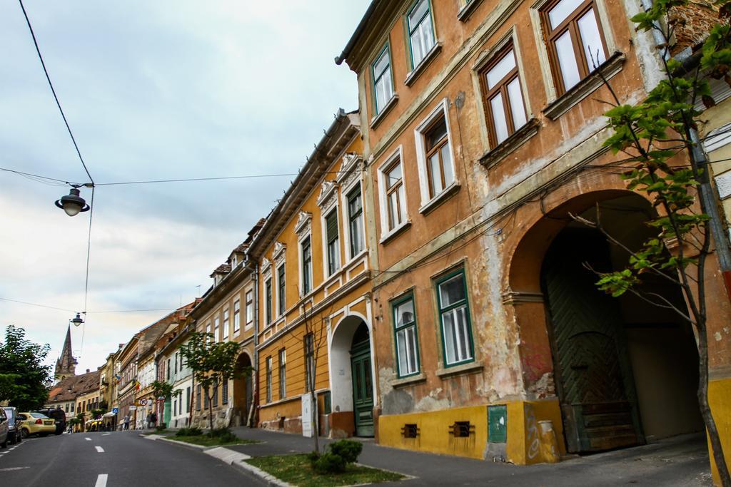 Historical Studio Apartment Sibiu Exterior photo